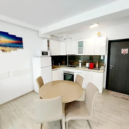 Sea View Mamaia Nord Cu Parcare Privata Apartmán *