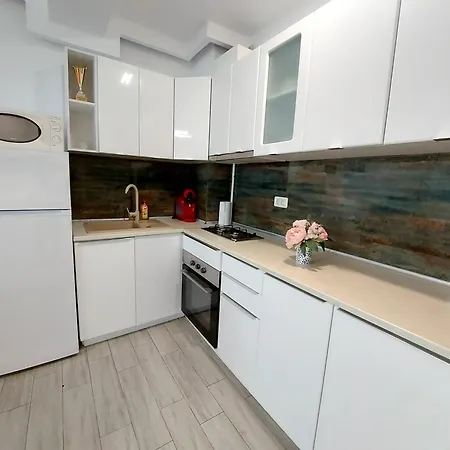 Апартаменты Sea View Mamaia Nord Cu Parcare Privata